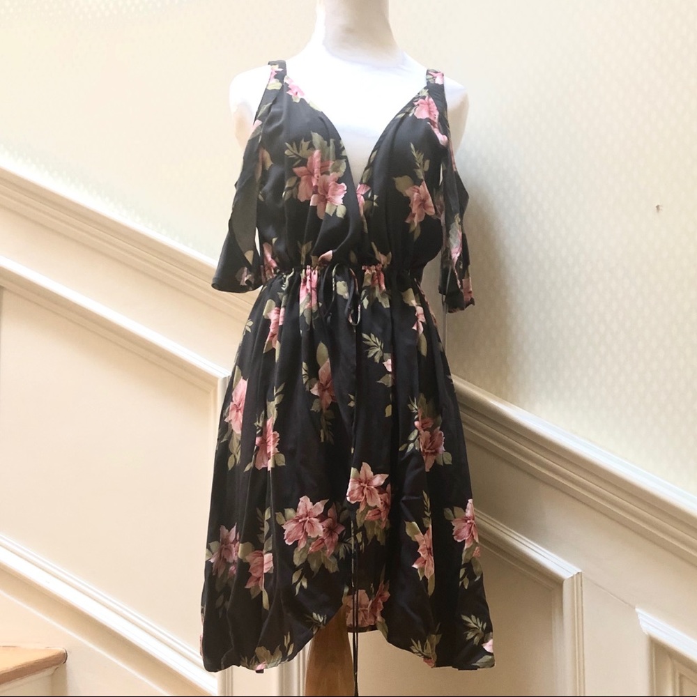 O'NEILL Cecelia Grey Floral Print Wrap Dress